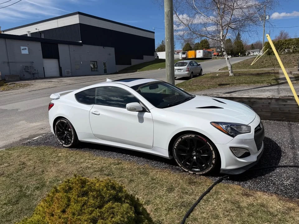 2016 Hyundai Genesis Coupe - Image 2 of 3