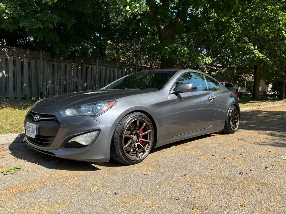 2016 Hyundai Genesis Coupe - Image 9 of 10