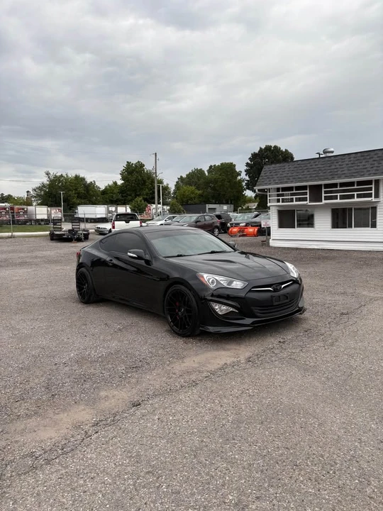 2016 Hyundai Genesis Coupe - Image 2 of 8
