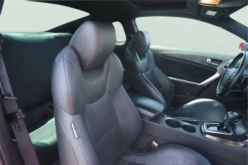 2016 Hyundai Genesis Coupe - Image 15 of 20