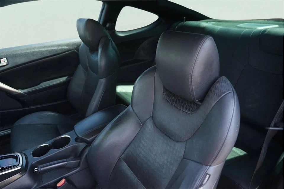 2016 Hyundai Genesis Coupe - Image 10 of 20