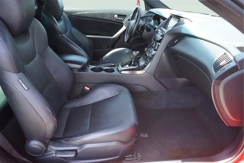 2016 Hyundai Genesis Coupe - Image 14 of 20