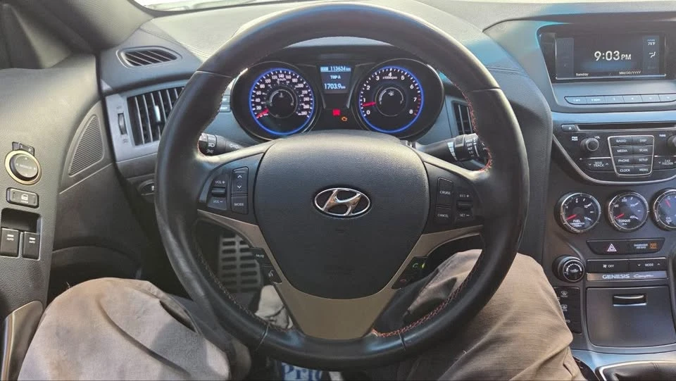 2016 Hyundai Genesis Coupe - Image 10 of 17