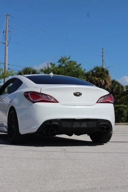 2016 Hyundai Genesis Coupe - Image 8 of 13