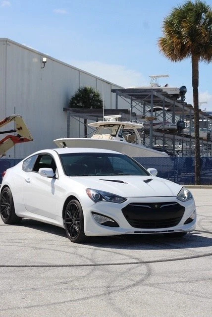 2016 Hyundai Genesis Coupe - Image 2 of 13