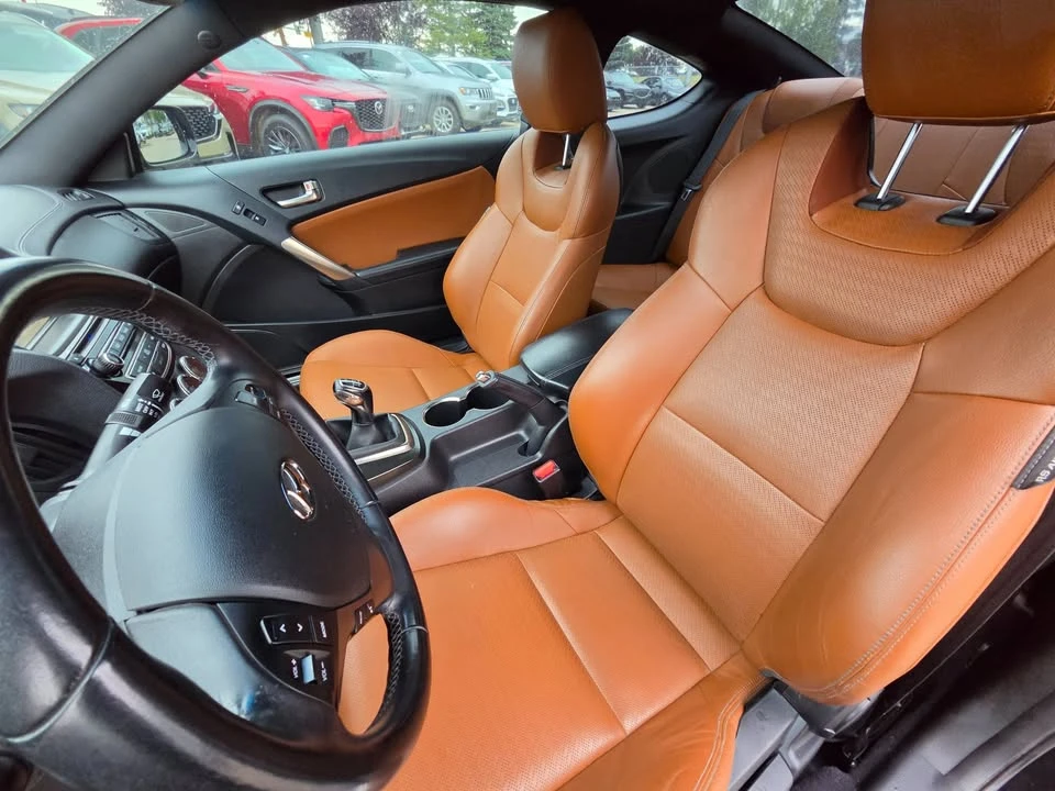 2016 Hyundai Genesis Coupe - Image 15 of 20