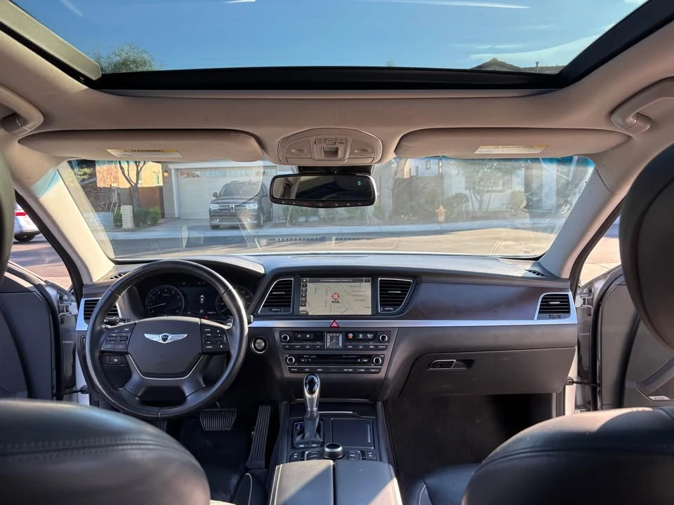 2016 Hyundai Genesis - Image 16 of 20