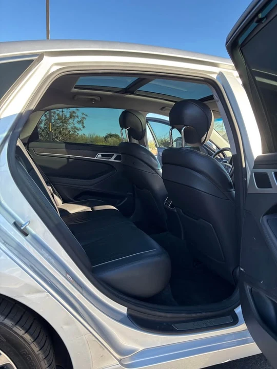2016 Hyundai Genesis - Image 14 of 20