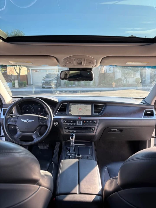 2016 Hyundai Genesis - Image 17 of 20
