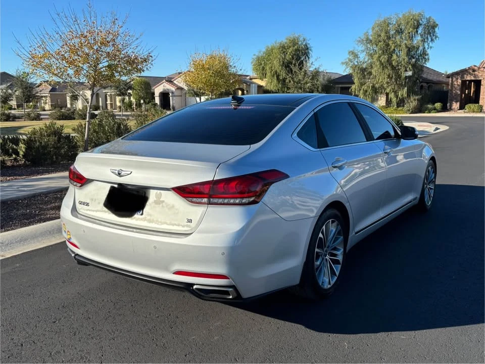2016 Hyundai Genesis - Image 9 of 20