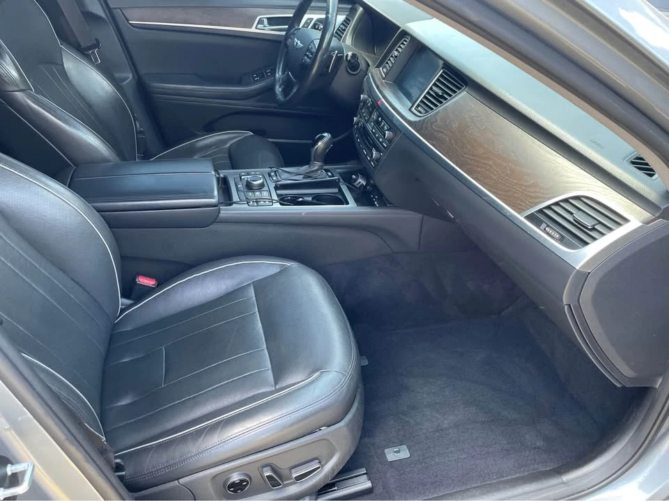 2016 Hyundai Genesis - Image 9 of 10