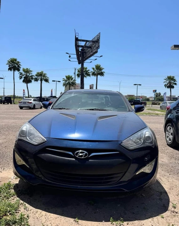 2016 Hyundai Genesis - Image 3 of 8