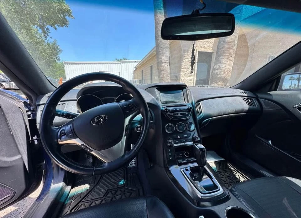 2016 Hyundai Genesis - Image 6 of 8