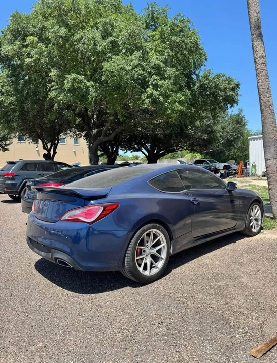 2016 Hyundai Genesis - Image 5 of 8
