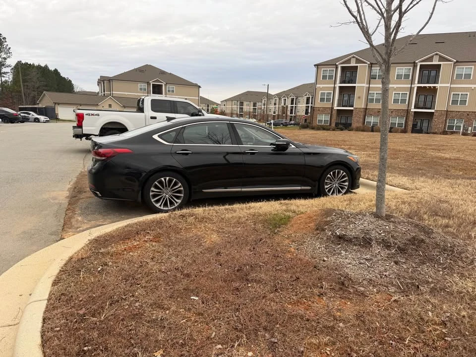 2016 Hyundai Genesis - Image 5 of 5
