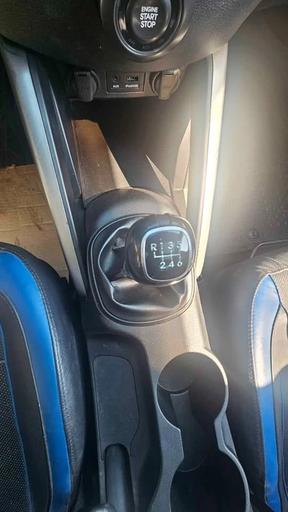 2016 Hyundai Veloster - Image 14 of 15