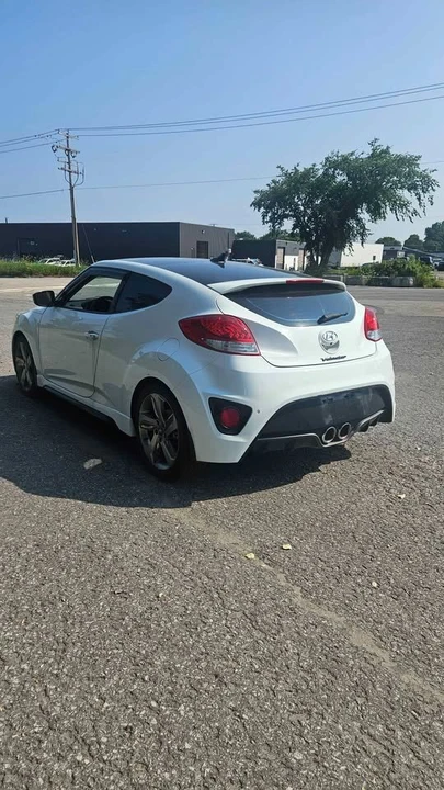 2016 Hyundai Veloster - Image 4 of 15