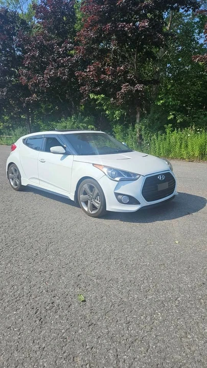 2016 Hyundai Veloster - Image 8 of 15
