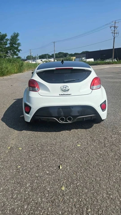 2016 Hyundai Veloster - Image 5 of 15