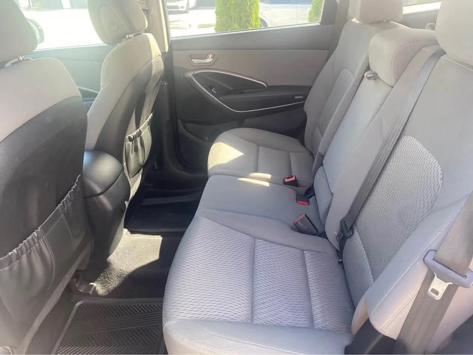 2016 Hyundai Santa Fe - Image 4 of 10