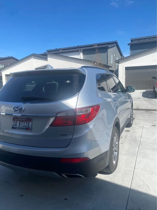 2016 Hyundai Santa Fe - Image 2 of 10