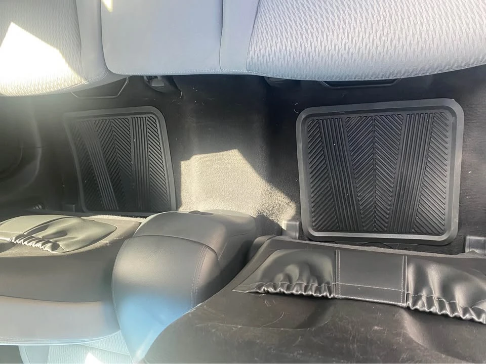 2016 Hyundai Santa Fe - Image 6 of 10