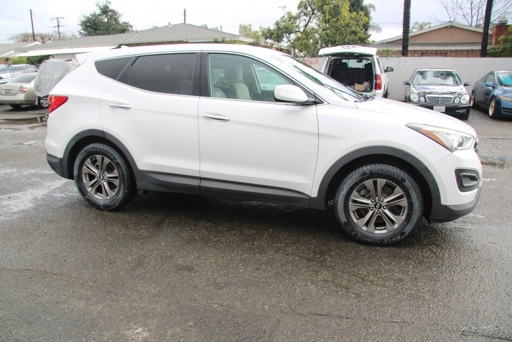 2016 Hyundai Santa Fe - Image 7 of 21