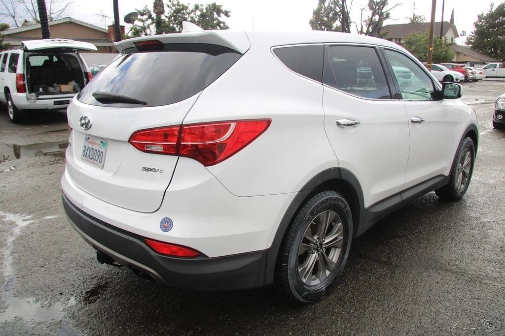 2016 Hyundai Santa Fe - Image 6 of 21