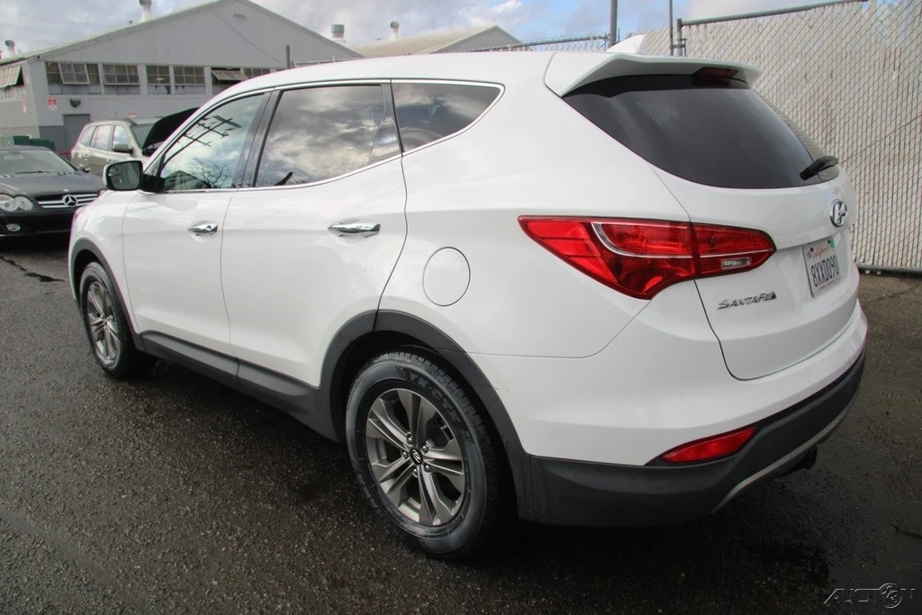 2016 Hyundai Santa Fe - Image 4 of 21