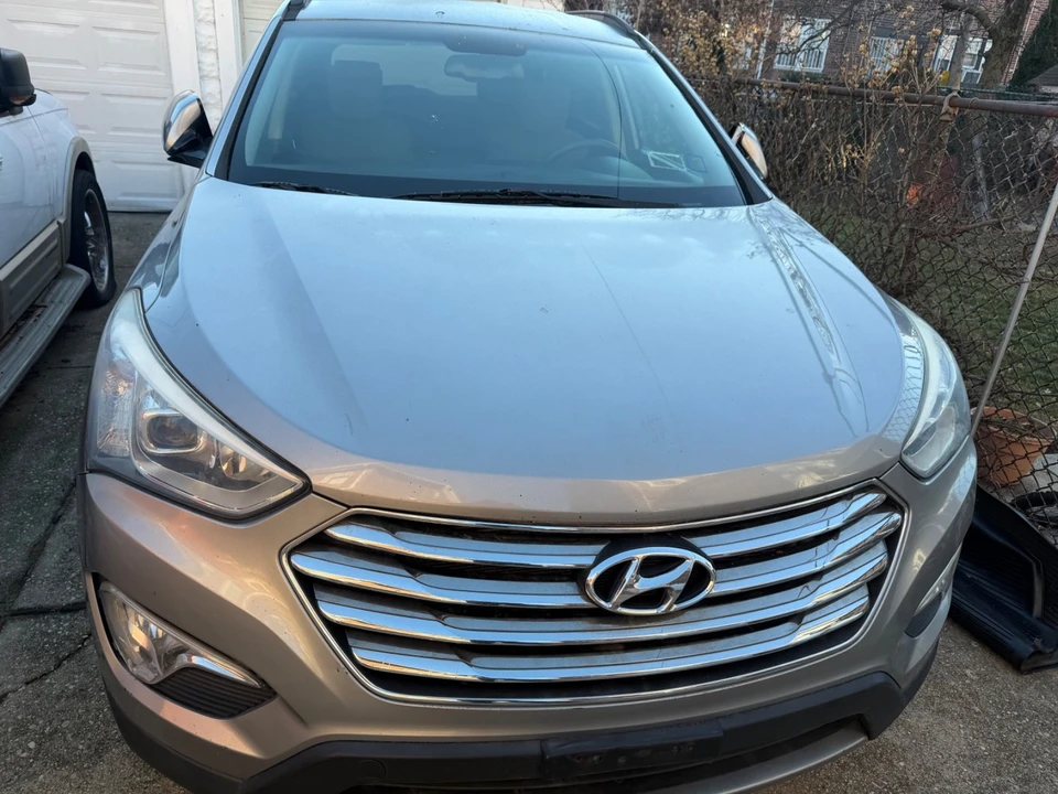 2016 Hyundai Santa Fe - Image 6 of 6