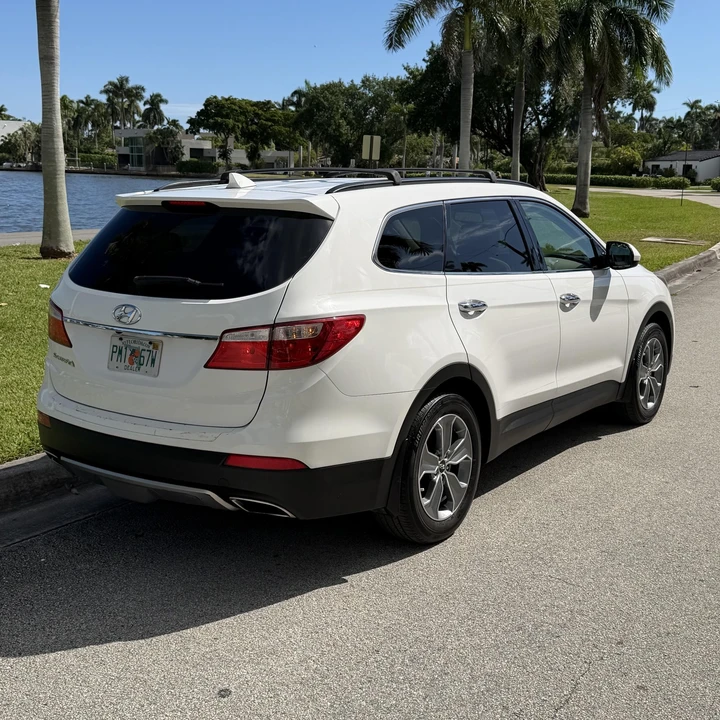 2016 Hyundai Santa Fe - Image 12 of 12