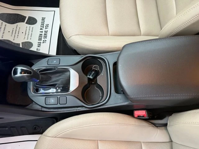 2016 Hyundai Santa Fe - Image 16 of 19
