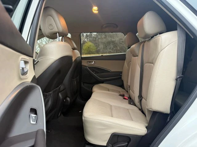 2016 Hyundai Santa Fe - Image 17 of 19