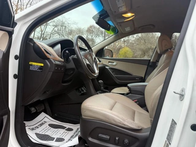 2016 Hyundai Santa Fe - Image 9 of 19