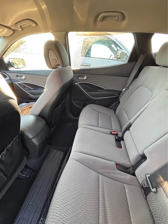 2016 Hyundai Santa Fe - Image 5 of 6