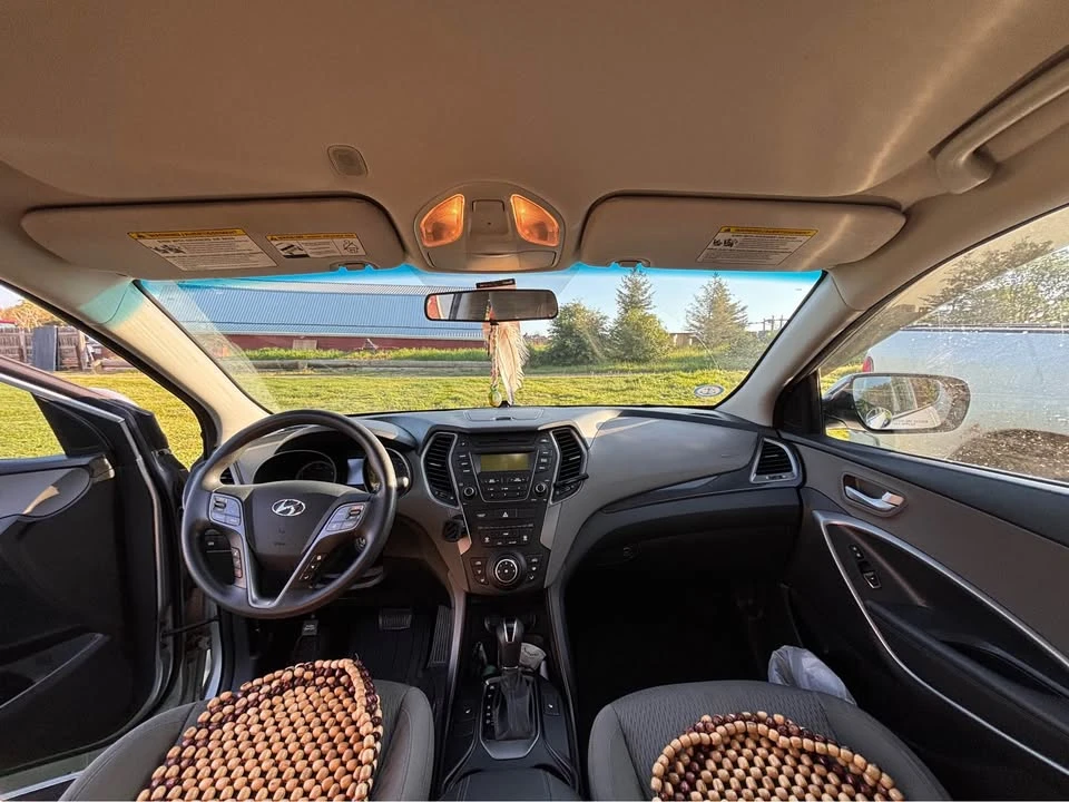2016 Hyundai Santa Fe - Image 3 of 6