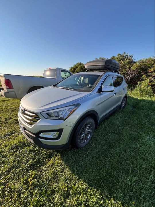 2016 Hyundai Santa Fe - Image 2 of 6