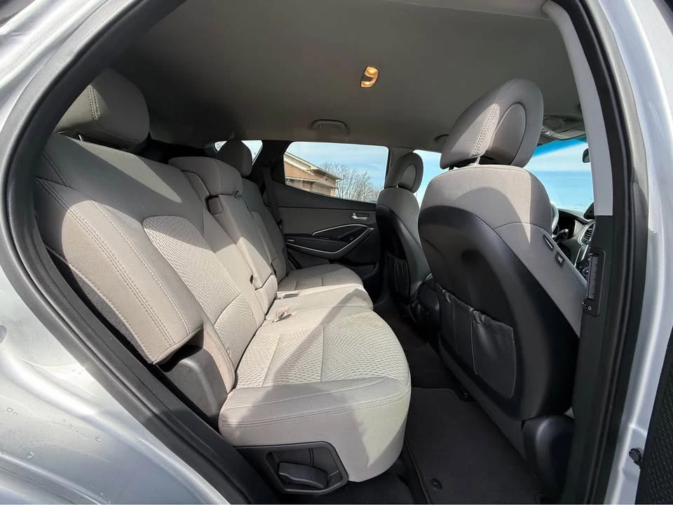 2016 Hyundai Santa Fe - Image 15 of 18