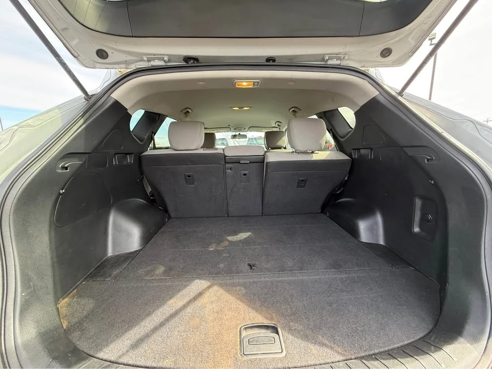 2016 Hyundai Santa Fe - Image 14 of 18