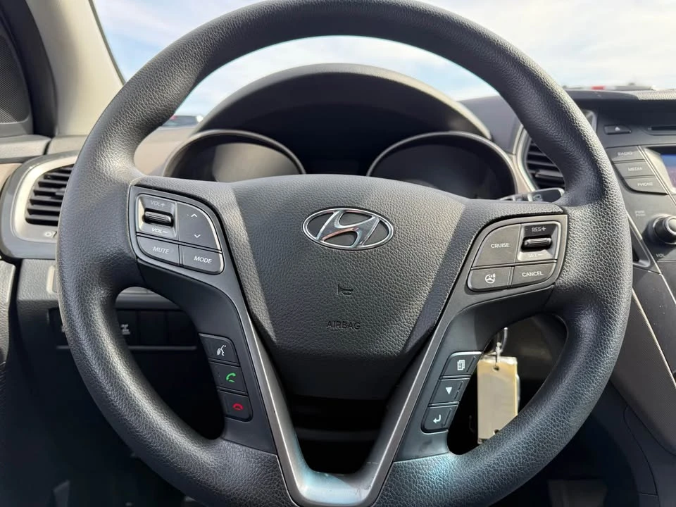 2016 Hyundai Santa Fe - Image 6 of 18