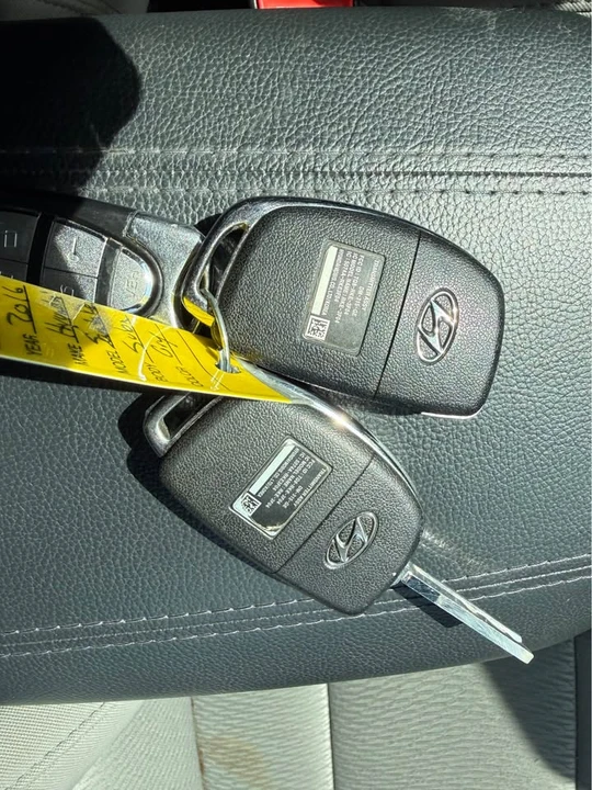 2016 Hyundai Santa Fe - Image 18 of 18