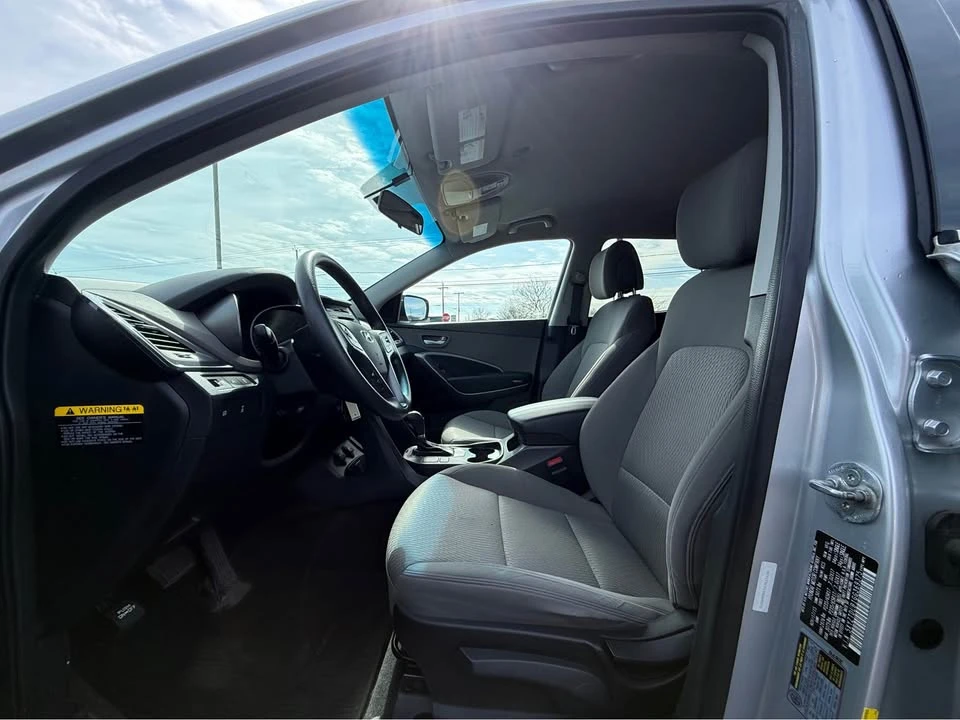 2016 Hyundai Santa Fe - Image 9 of 18