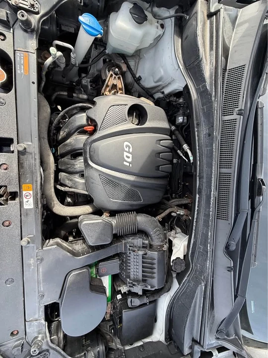 2016 Hyundai Santa Fe - Image 17 of 18