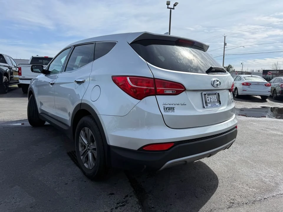 2016 Hyundai Santa Fe - Image 3 of 18