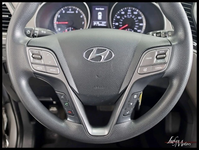 2016 Hyundai Santa Fe - Image 13 of 28