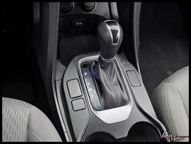 2016 Hyundai Santa Fe - Image 18 of 21