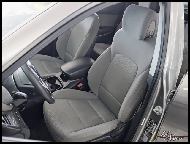 2016 Hyundai Santa Fe - Image 19 of 21