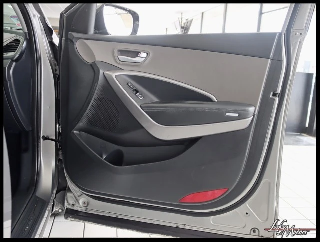 2016 Hyundai Santa Fe - Image 24 of 28