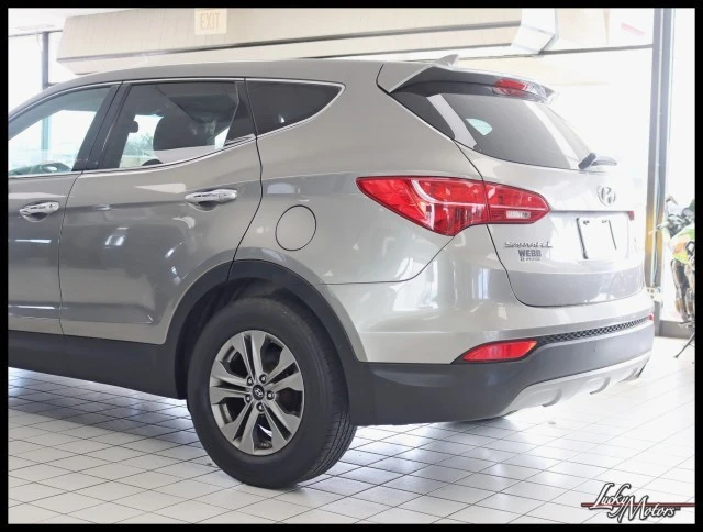 2016 Hyundai Santa Fe - Image 8 of 12