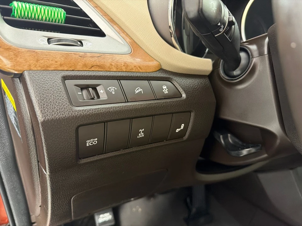 2016 Hyundai Santa Fe - Image 14 of 21